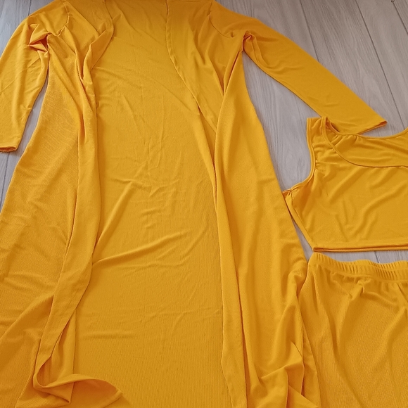 Plus Size Women Solid Color High Crater Short Top And Shorts Three-Piece… - Picture 12 of 14